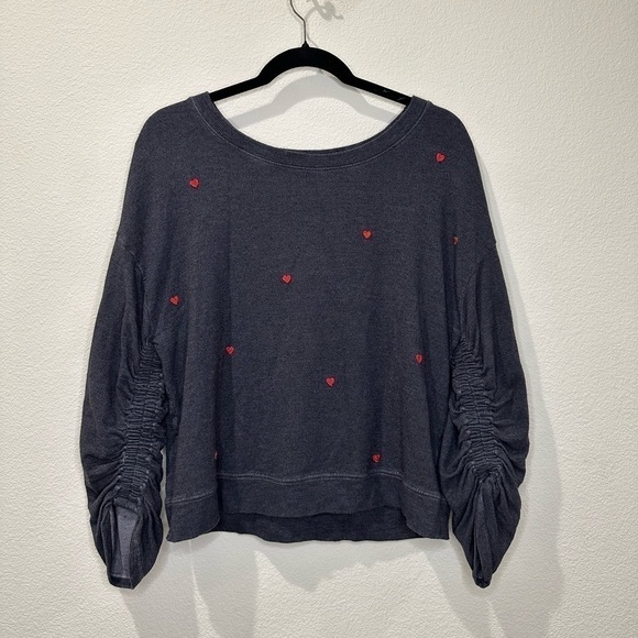 Sundry Heart Patch Ruched Sleeve Sweatshirt size Small - Picture 2 of 9